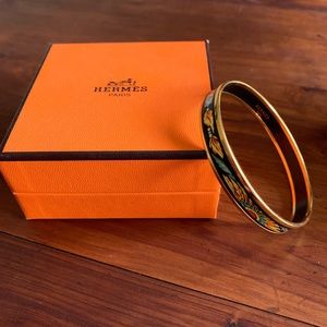 Hermès bangle bracelet. In original box never worn